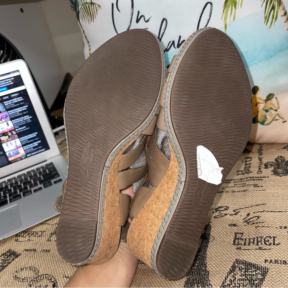 Clarks Collection Helio Mindin Sage Leather Wedge Sandals Size 9 - Picture 13 of 14